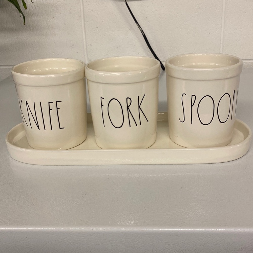 Rae Dunn cutlery set